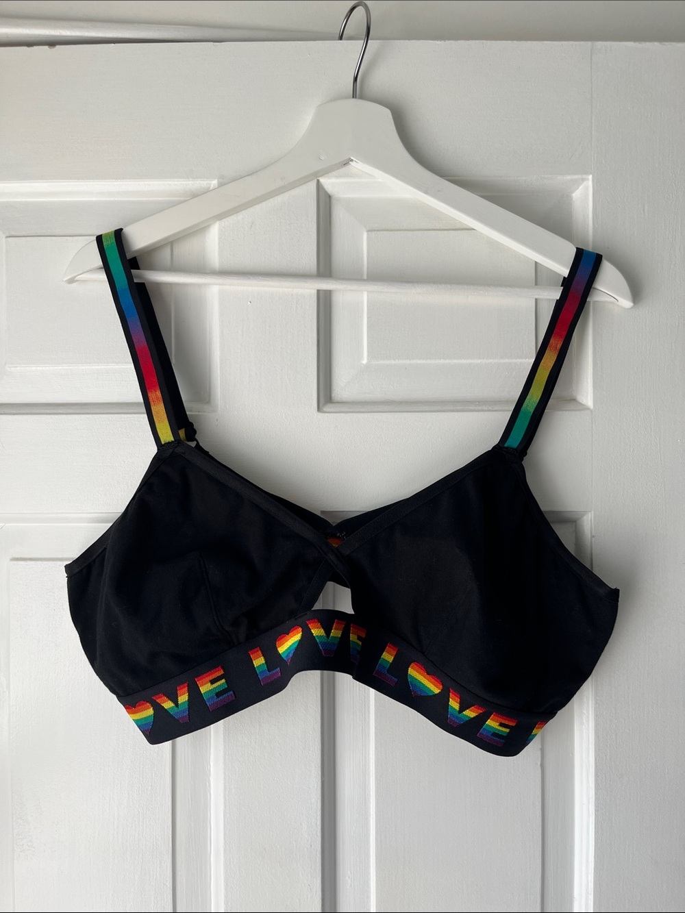 🌈 Torrid Black & Rainbow Pride Triangle Cut-Out Bralette - Size 2